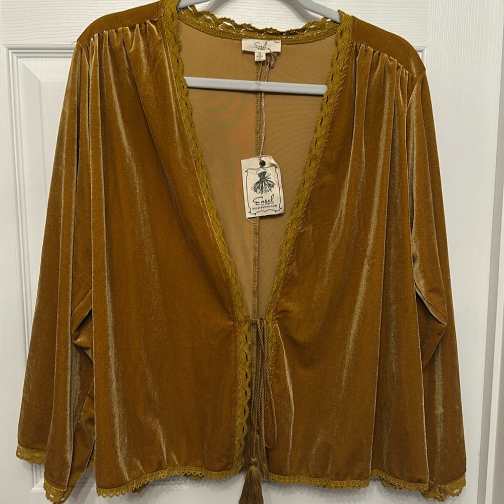 Easel volume top. Small